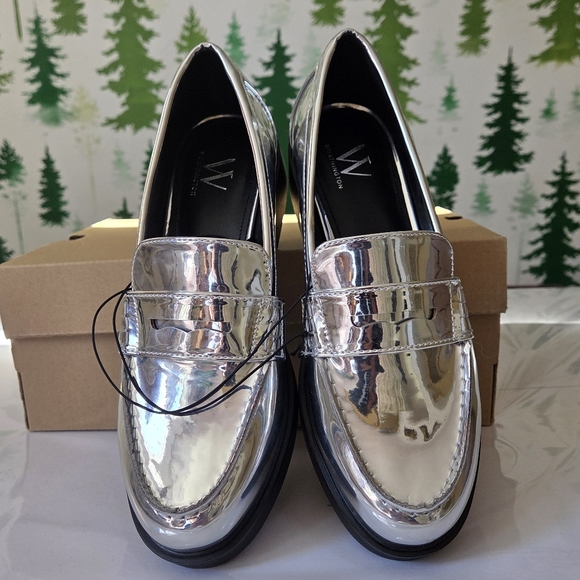 Worthington Metallic Silver Women's Ellen Loafers - Picture 3 of 10